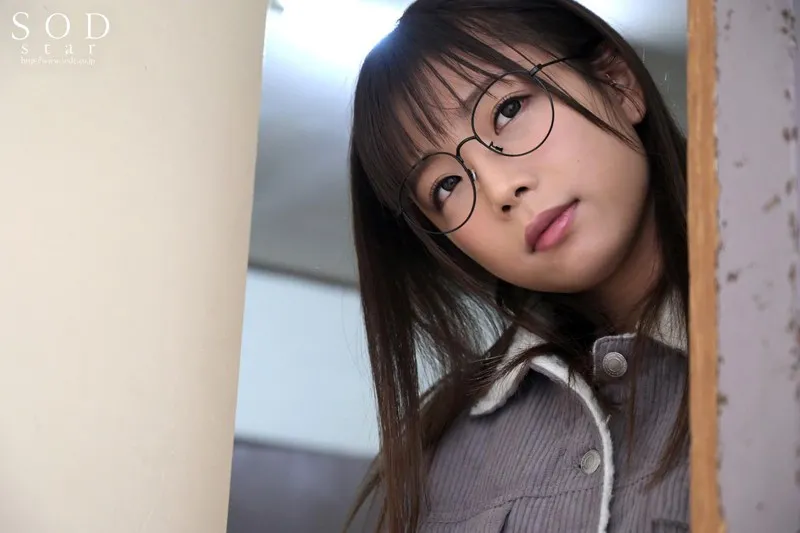 処女のフリした絶倫地味子のイッても止めない追撃騎乗位 紗倉まな 画像12