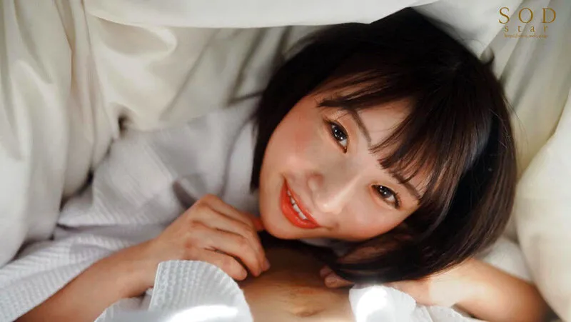 【夏といえば水着!SODstar全員ビキニ祭】彼氏にデートをドタキャンされた先輩から突然の呼び出し!後輩の僕を一日中連れ回し当てつけベロチュウ&ヤケクソ杭打ち騎乗位 宮島めい 画像17
