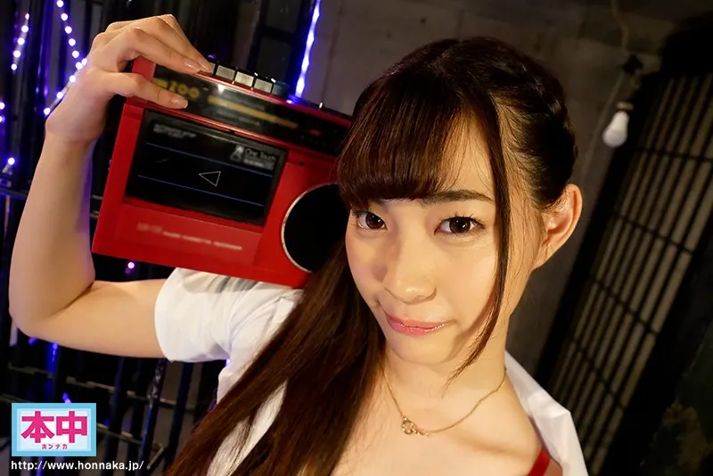 小悪魔挑発ダンス 音楽が止まるまで射精させる全力腰振り中出し 美谷朱里 画像10