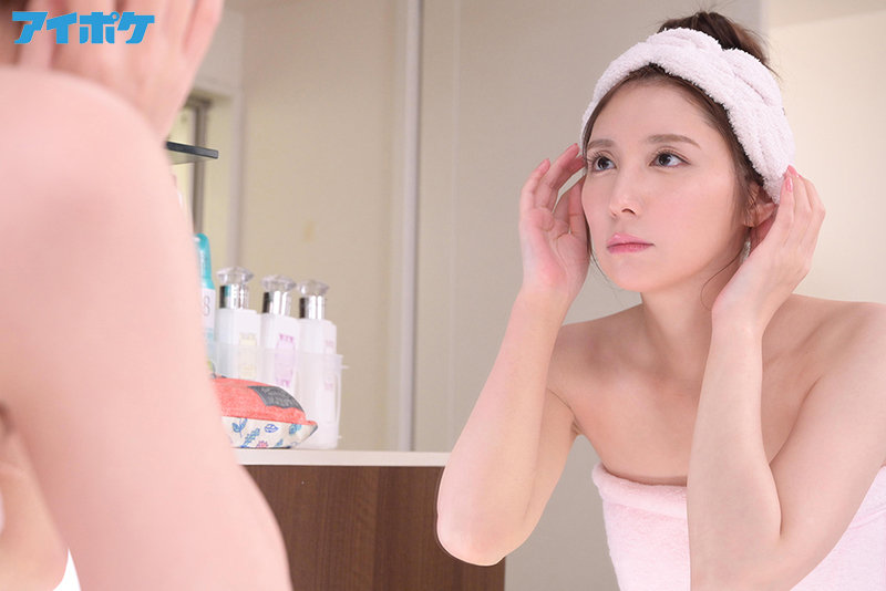 僕の恋人が家で待ってるのに、終電逃がし美人女上司の家に泊まる流れに…ノーパンノーブラ 部屋着に興奮した絶倫のボクは一晩中ヤりまくった。。。 「終電ないならウチ来な」 仲村みう 画像11