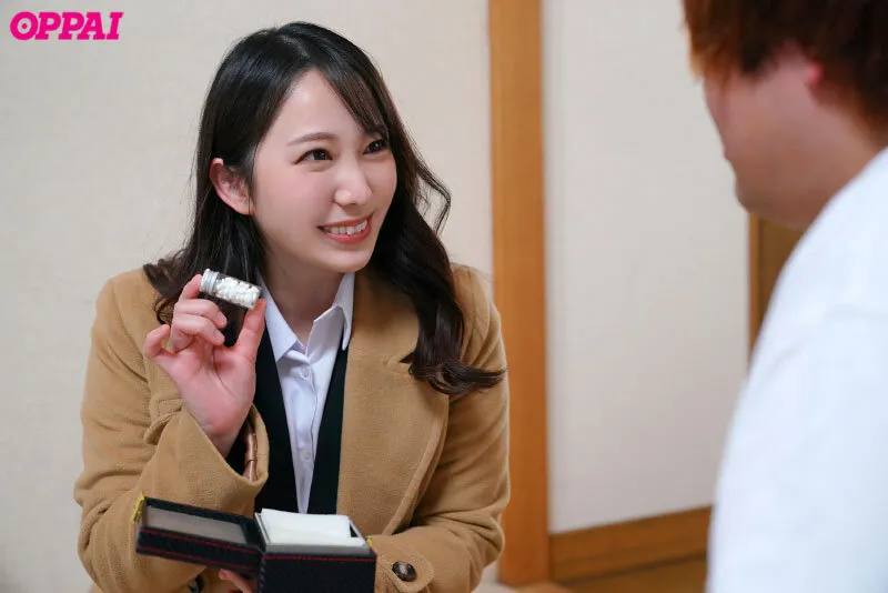 ドスケベ乳輪媚薬販売員のキメセク実践セールス術 弥生みづき 画像2