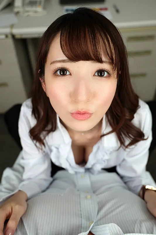 【VR】ツンデレ上司のベロチュウにもう病みつき… 二人きり、甘やかされて脳までトロける連続中出し残業 小花のん 画像3